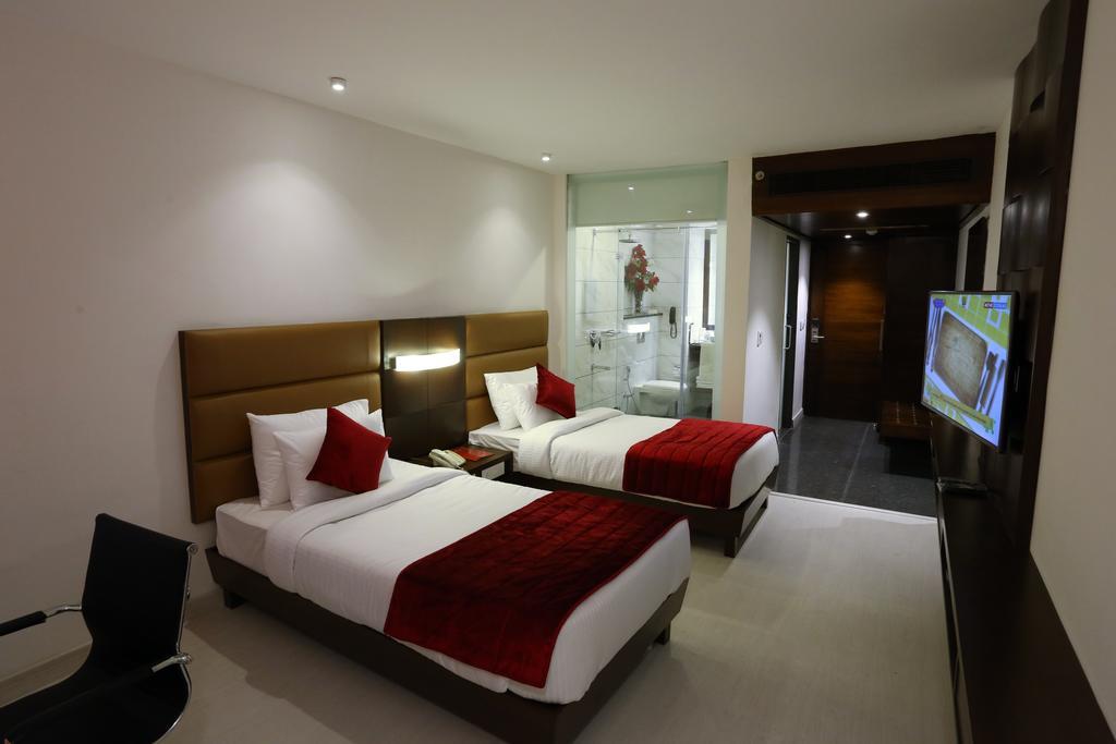 Sunbeam Premium Hotel Zirakpur Bilik gambar