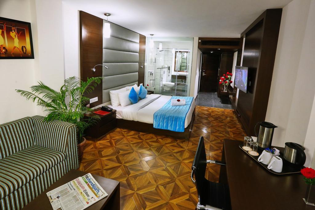 Sunbeam Premium Hotel Zirakpur Luaran gambar