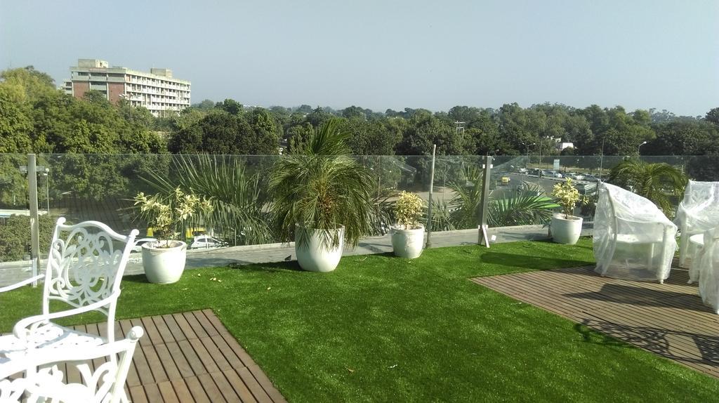 Sunbeam Premium Hotel Zirakpur Luaran gambar