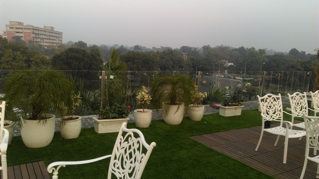 Sunbeam Premium Hotel Zirakpur Luaran gambar